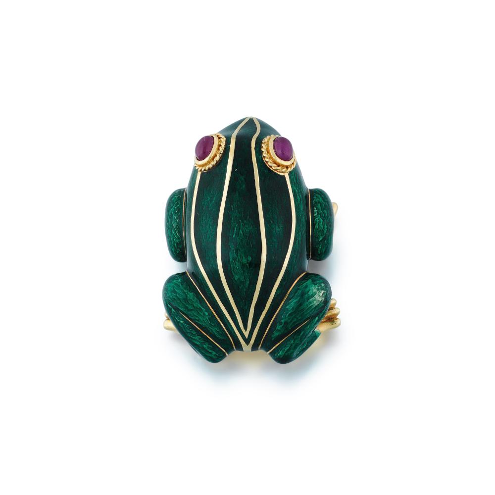 David Webb

Depicting a frog applied with green translucent enamel, the eyes set with cabochons ruby.

Signed WEBB, stamped 18K, exempted from assay mark for 18 carat gold. The pinkish red ruby of strong saturation, with typical inclusion visible under the magnification. The green enamel is worn off on some areas (legs), light scratches on the metal surface consistent with wear. The brooch pin is secured and in working condition. Gross weight 43.81 grams.

Please note that this lot was tested by Pourquery DMP as 18 carat gold, but was exempted from assay marking due to fragility.