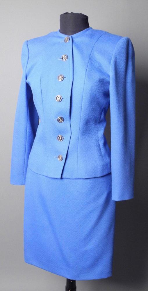 YVES SAINT LAURENT

Tailleur jupe en laine bleue T. 40