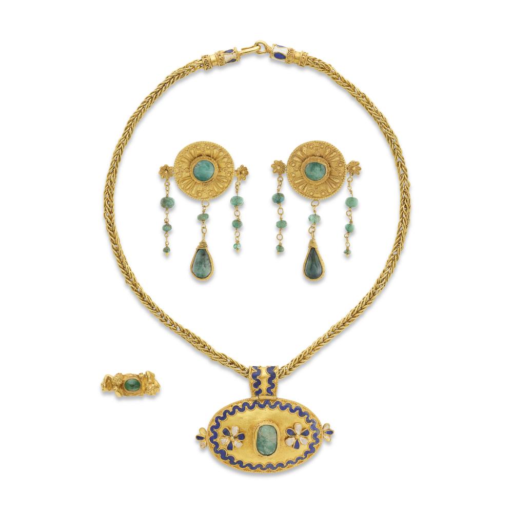 PARURE ÉMERAUDES, ÉMAIL ET OR

Comprising a necklace, a ring and a pair of earrings. 
Emeral cabochons and beads, blue and white enamel, French import assay marks for 18K yellow gold (750‰) 
Size/Dimensions: necklace 42.5 cm long, earrings 6.5 cm high, EU ring size 56 / US ring size 7½ 
Gross weight: 97.61 grams