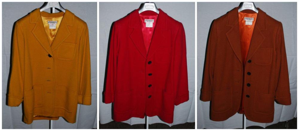 Yves SAINT LAURENT rive gauche

Ensemble de trois vestes du même modèle en laine et angora, l’une moutarde, bordeaux et camel, col cranté, trois poches plaquées, simple boutonnage, manches longues