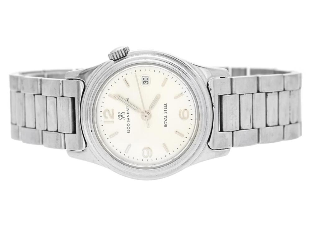 Watches

Sjöö Sandström

SJÖÖ SANDSTRÖM, Royal Steel, Serial no. 99-084, Ref no. RSL Q, ladies´ wristwatch, 26 mm, steel, quartz, sapphire crystal (scratches), date, original bracelet, folding clasp, approx. 1999.