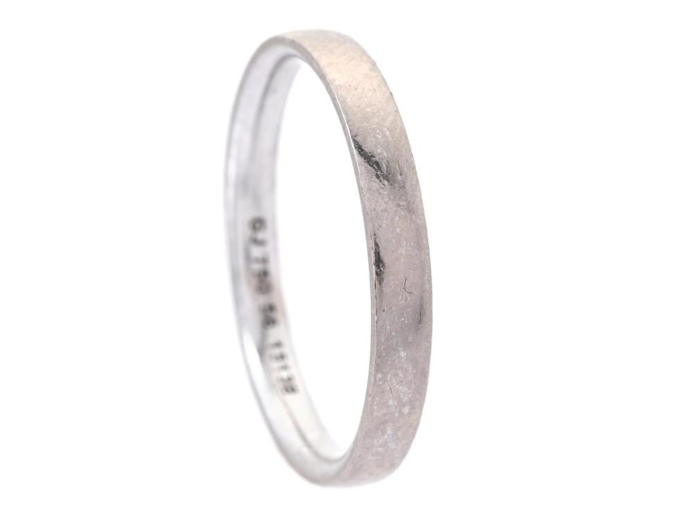 Jewellery

Ring

GEORG JENSEN, ring, no 1513B, 18K white gold, width 2,5 mm, size 56 (approx. 17,75 mm), weight 3,1 g, original box.
