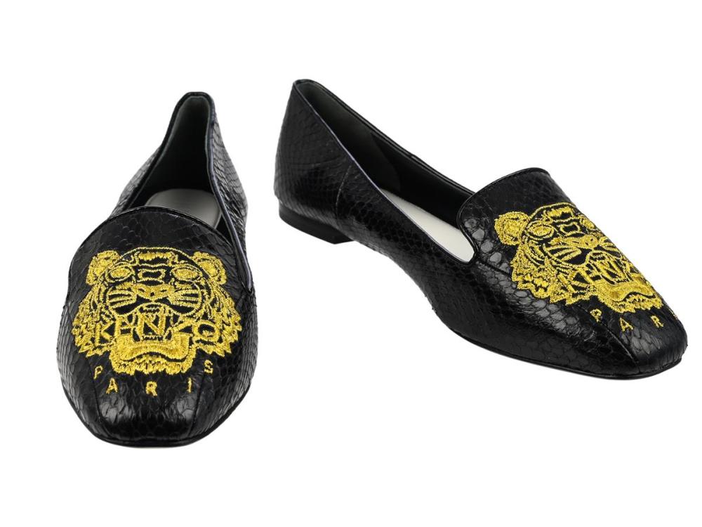Clothes

Shoes

SHOES, KENZO, black embossed leather, Logo gold, size 39, box.